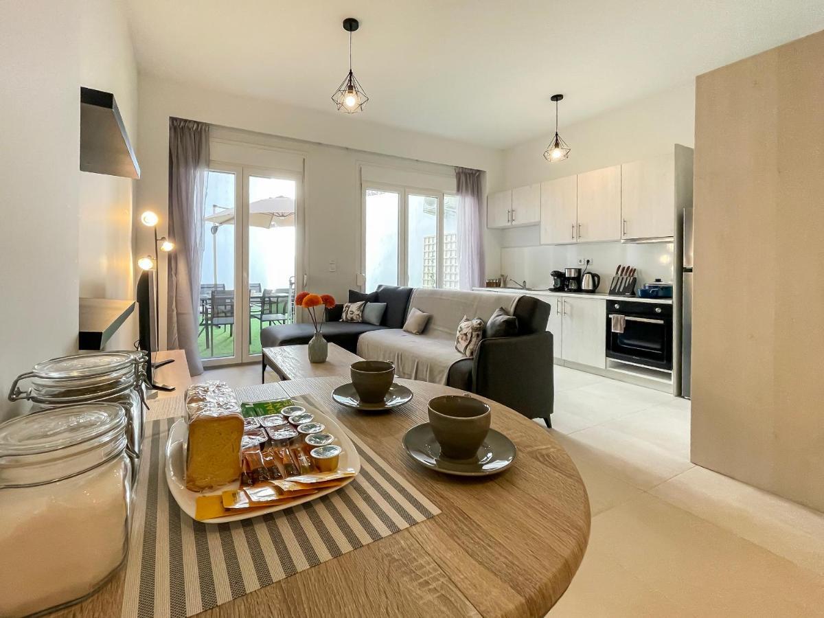 Soho Modern 55Sqm Studio With Secret Garden Apartment เอเธนส์ ภายนอก รูปภาพ