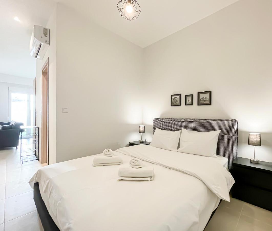 Soho Modern 55Sqm Studio With Secret Garden Apartment เอเธนส์ ภายนอก รูปภาพ