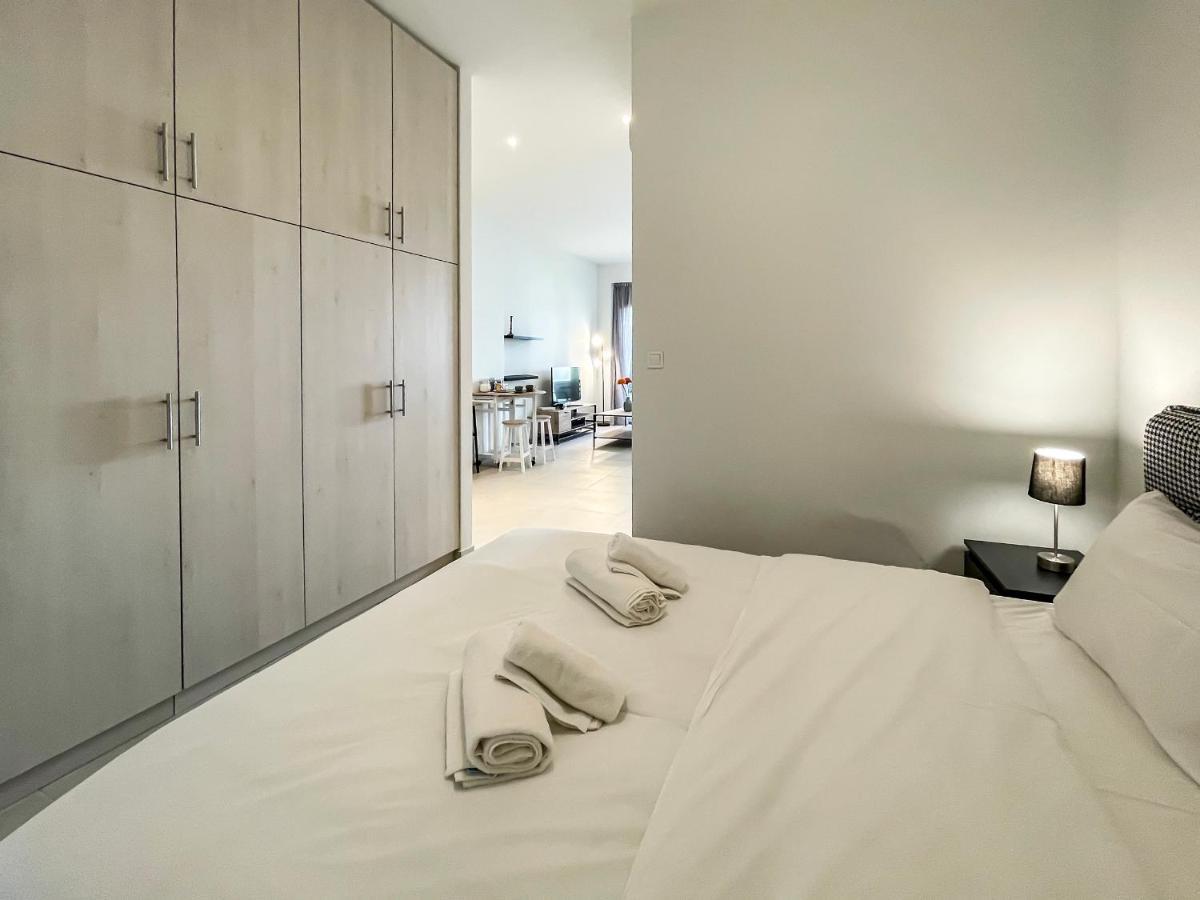 Soho Modern 55Sqm Studio With Secret Garden Apartment เอเธนส์ ภายนอก รูปภาพ